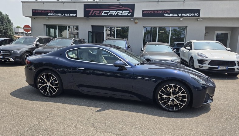 MASERATI GranTurismo V6 490 CV AWD Modena PERMUTE IVA ESPOSTA