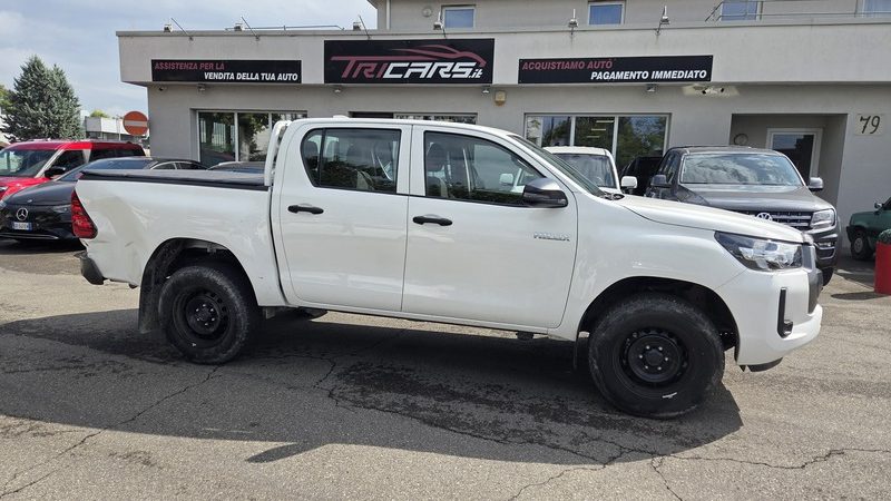 TOYOTA Hilux 2.4 D-4D 4WD 4 porte Double Cab Comfort PERMUTE GANCIO TRAINO