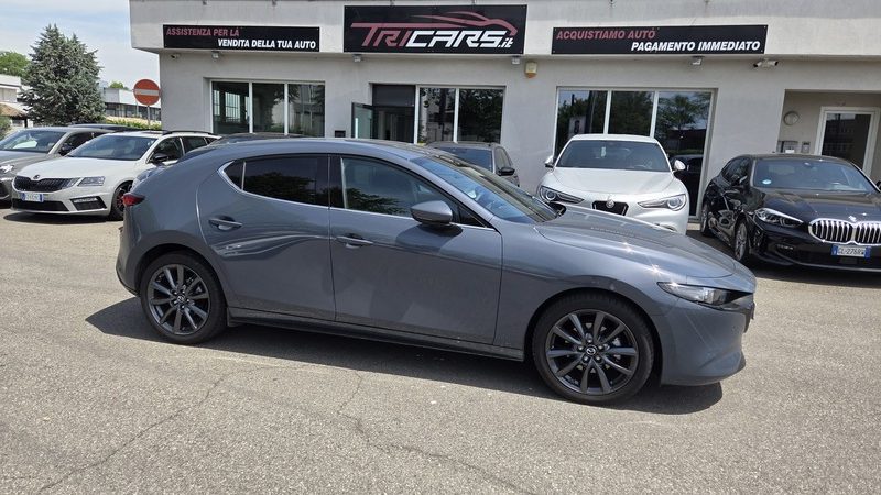 MAZDA 3 e-Skyactiv-G M Hybrid Centre Line Design Pack PERMUTE PARI AL NUOVO