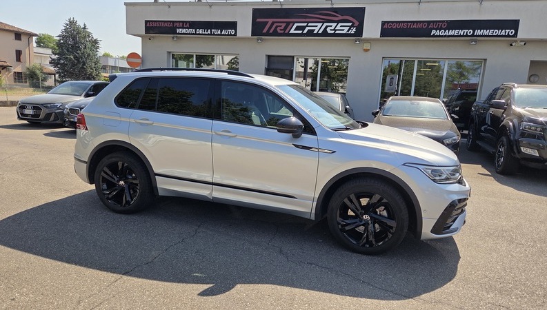 VOLKSWAGEN Tiguan 2.0 TDI 200 CV SCR DSG 4MOTION R-Line PERMUTE