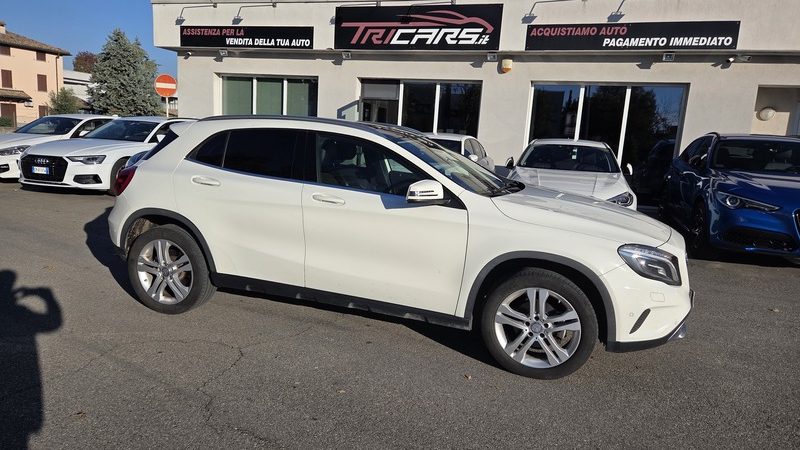 MERCEDES-BENZ GLA 200 d Automatic Enduro PERMUTE